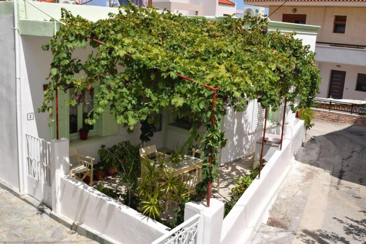 Village Home In Paradeísion Exterior foto