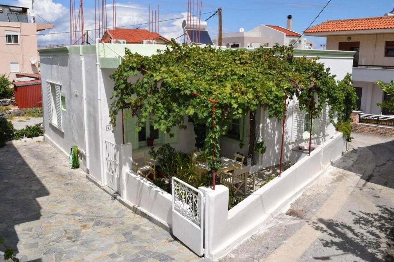 Village Home In Paradeísion Exterior foto
